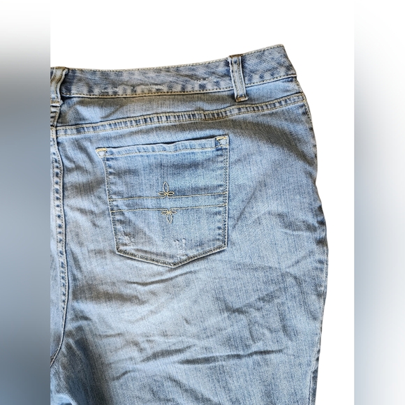 LANE BRYANT denim distressed shorts, size 20 - Picture 6 of 7